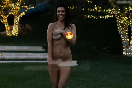 Kourtney Kardashian / kourtneykardash nude photo #1056