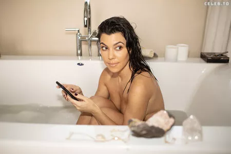 Kourtney Kardashian / kourtneykardash nude photo #1084