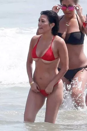 Kourtney Kardashian / kourtneykardash nude photo #1148