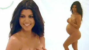 Kourtney Kardashian / kourtneykardash nude photo #1323