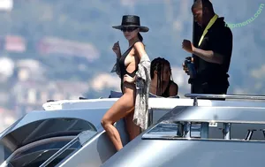Kourtney Kardashian / kourtney_kardashian / kourtneykardash nude photo #1343