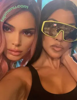 Kourtney Kardashian / kourtney_kardashian / kourtneykardash nude photo #1658