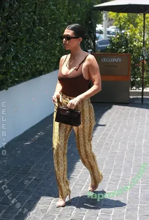 Kourtney Kardashian / kourtney_kardashian / kourtneykardash nude photo #1666