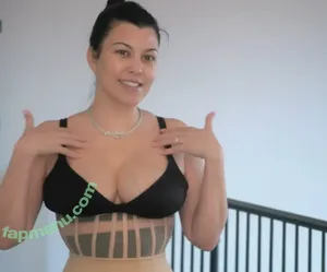 Kourtney Kardashian / kourtney_kardashian / kourtneykardash nude photo #1716
