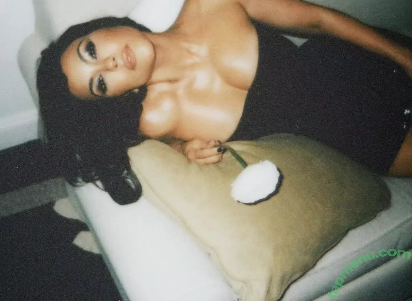 Kourtney Kardashian nude photo #1009 (kourtneykardash)