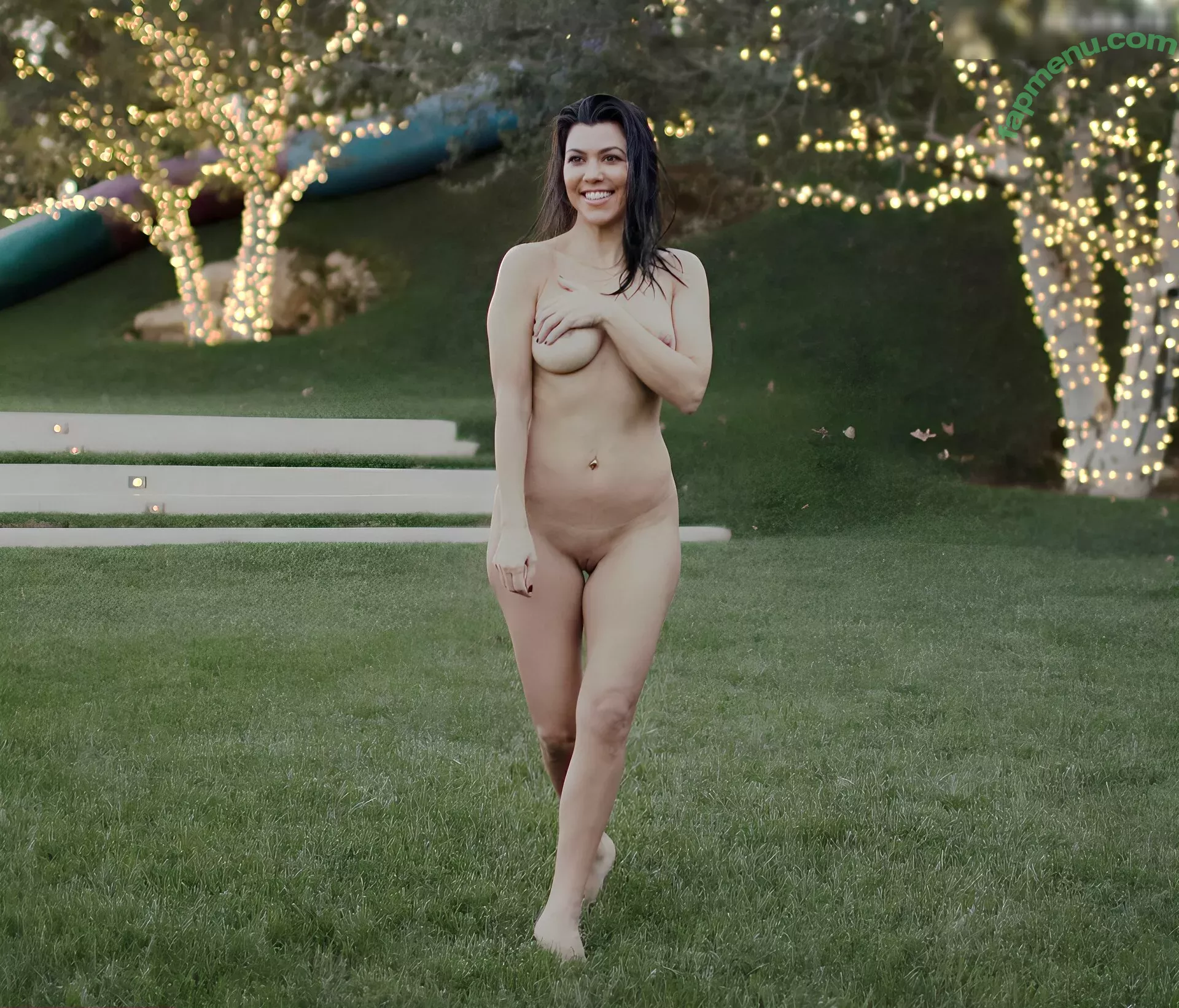 Kourtney Kardashian nude photo #1072 (kourtneykardash)