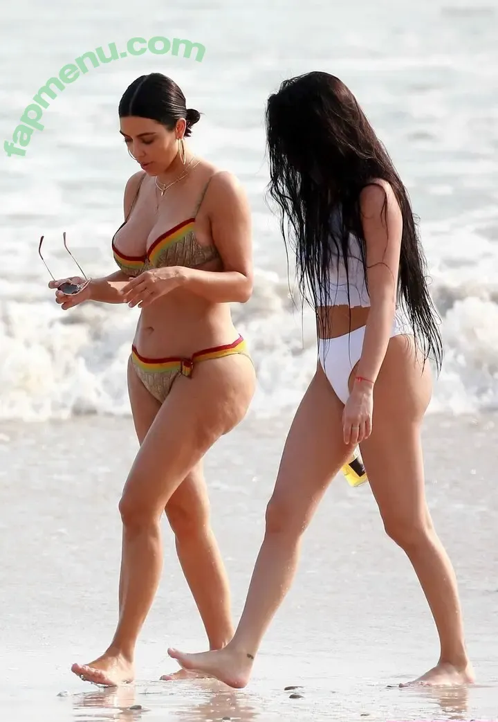 Kourtney Kardashian nude photo #1277 (kourtneykardash)