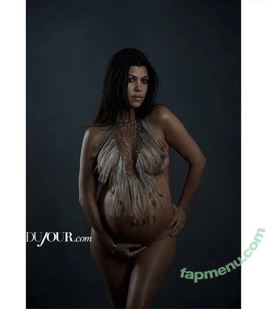 Kourtney Kardashian nude photo #1312 (kourtneykardash)