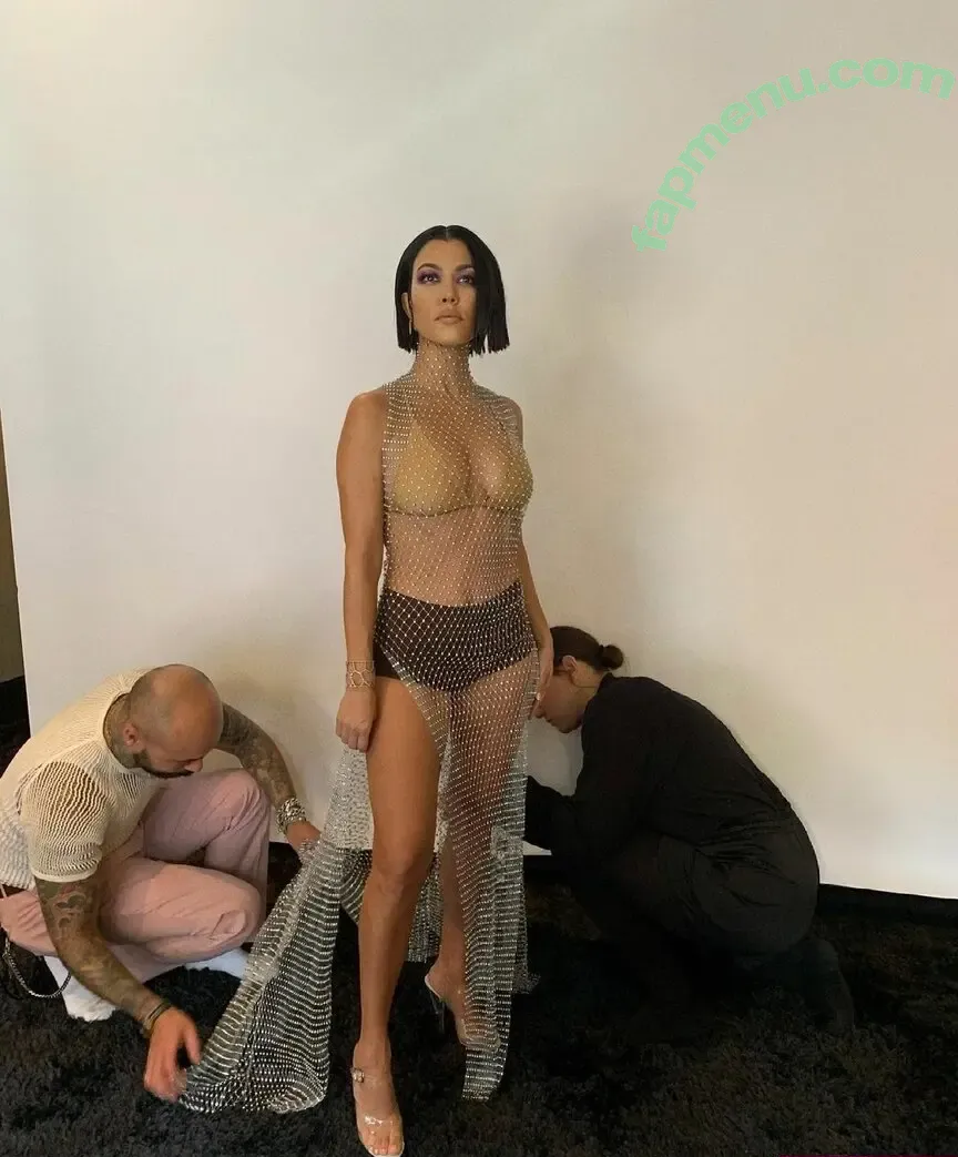 Kourtney Kardashian nude photo #1319 (kourtney_kardashian / kourtneykardash)