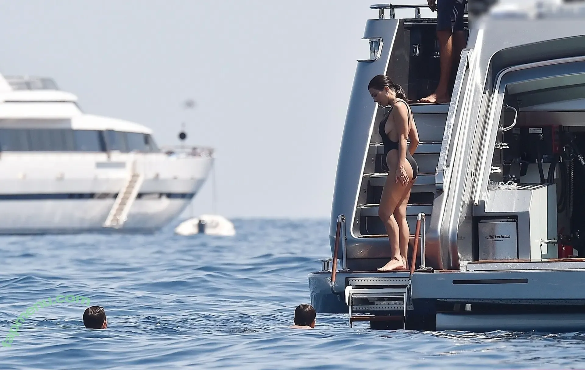 Kourtney Kardashian nude photo #1342 (kourtney_kardashian / kourtneykardash)