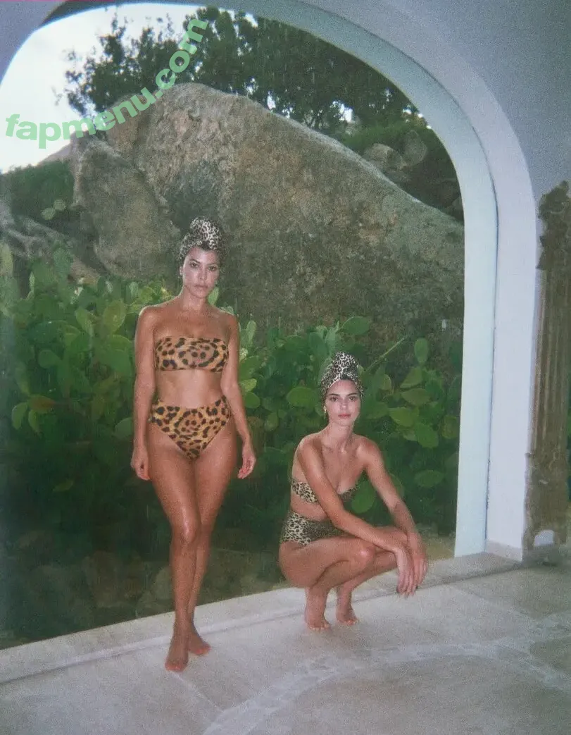 Kourtney Kardashian nude photo #1661 (kourtney_kardashian / kourtneykardash)