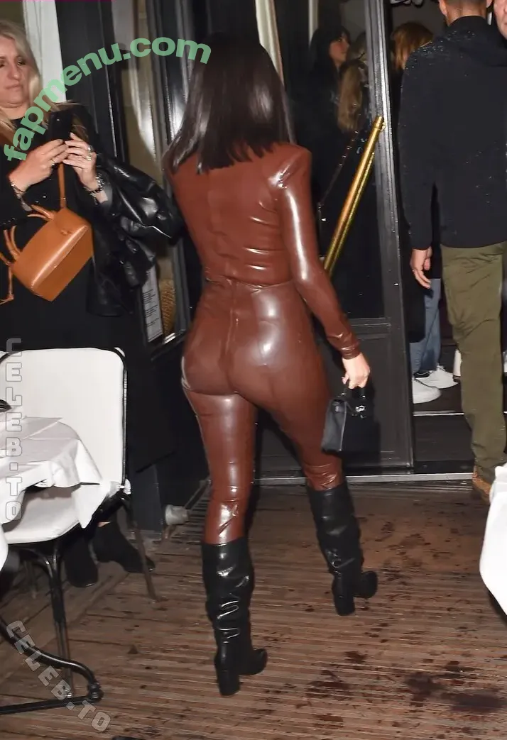 Kourtney Kardashian nude photo #1678 (kourtney_kardashian / kourtneykardash)