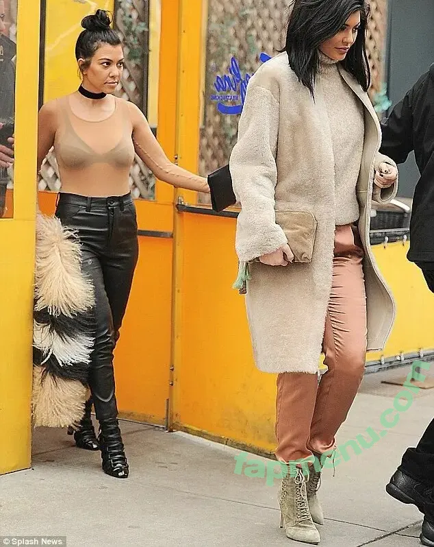 Kourtney nude photo #0004 (Kourtney)
