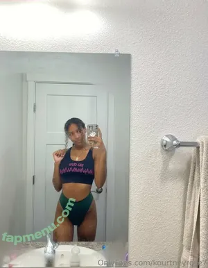 kourtneyrose7 / rose.kourts nude photo #0045