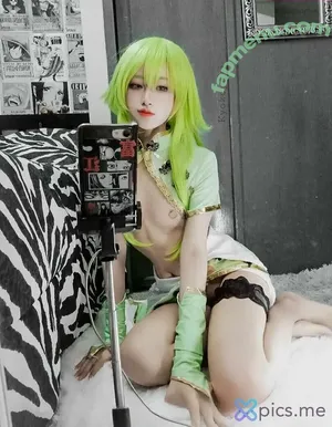  nude photo #0004