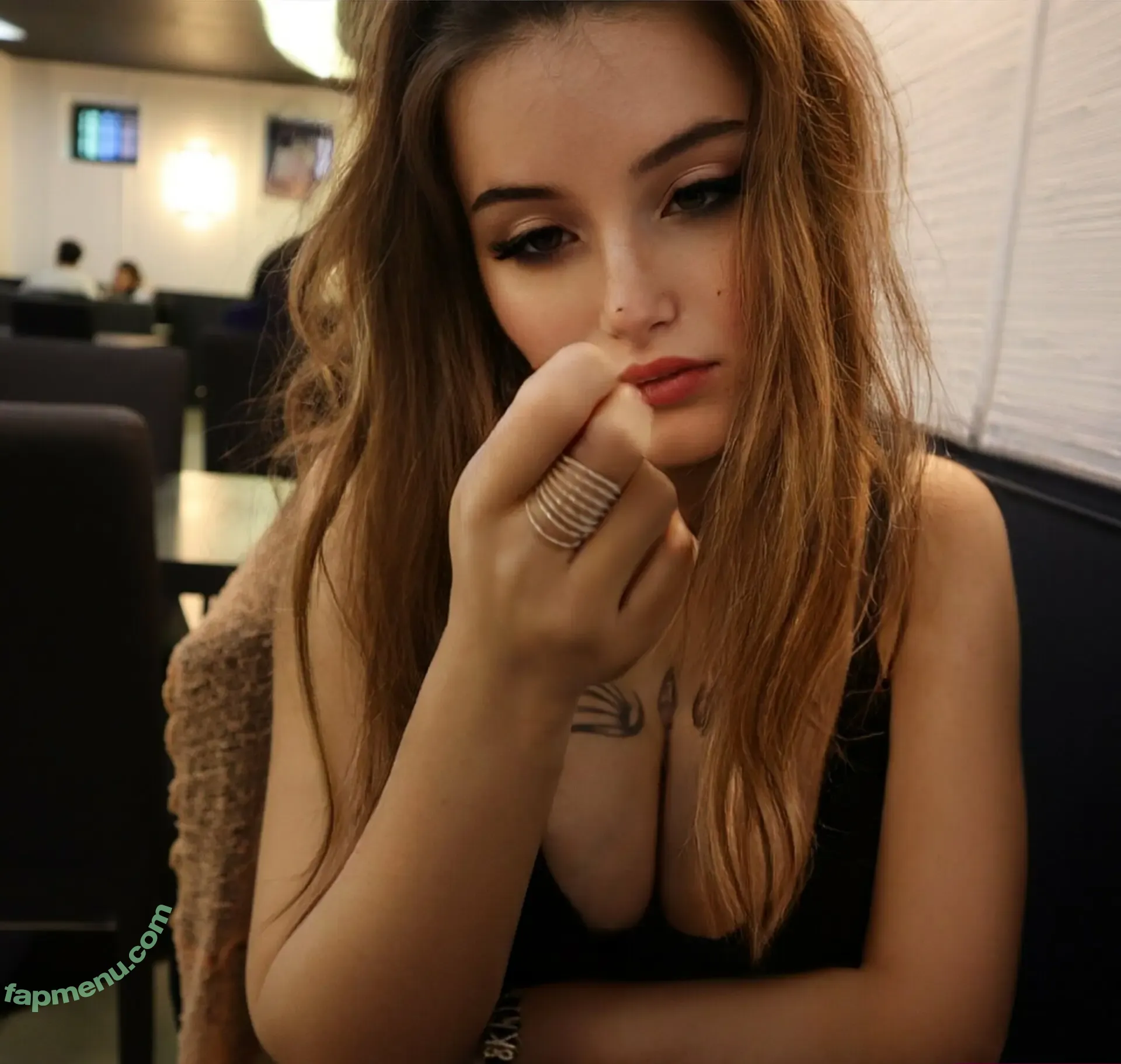 kricloudstrikefree nude photo #0023 (kricloudstrikefree)