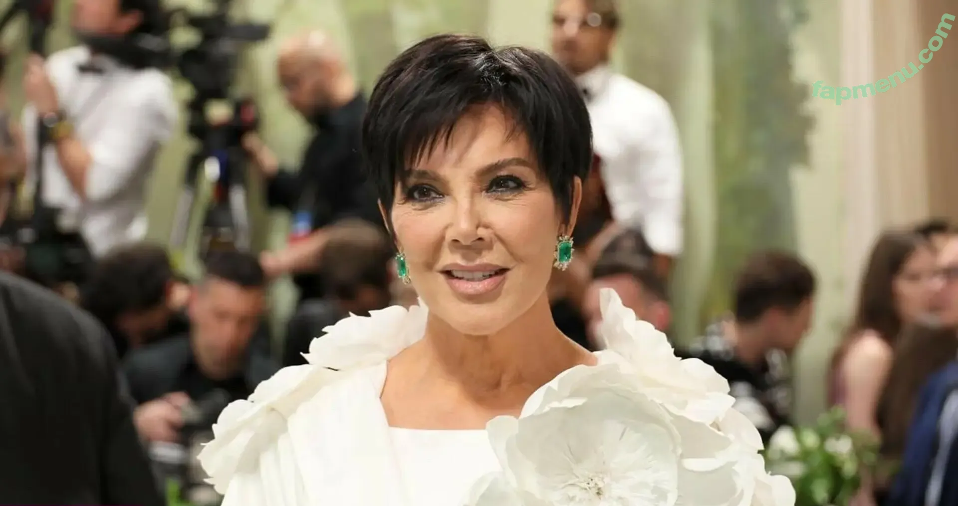 Kris Jenner nude photo #0104 (krisjenner)