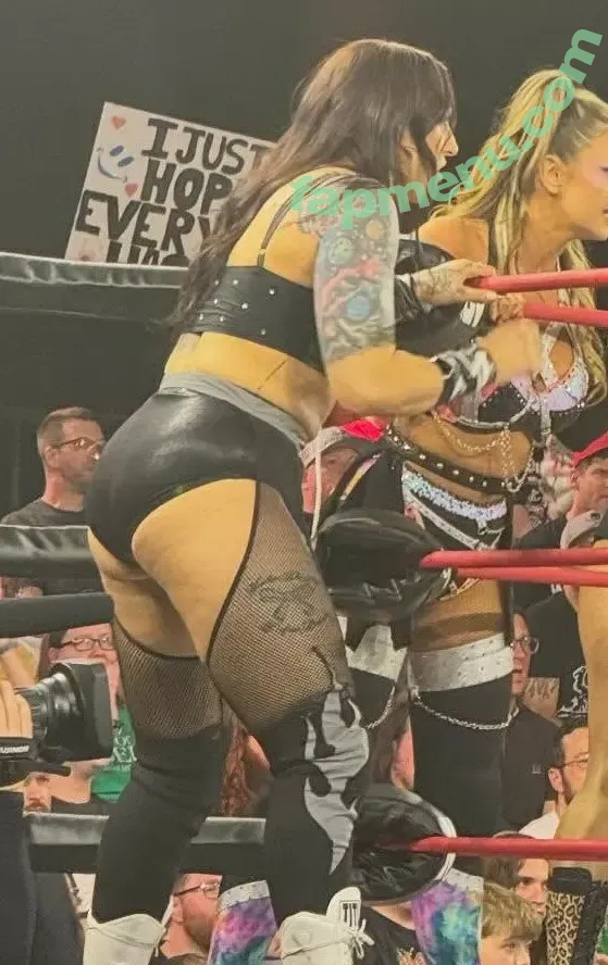 Kris Statlander nude photo #0450 (callmekrisstat)