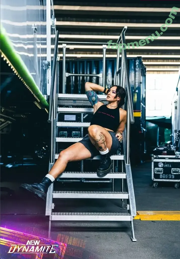 Kris Statlander nude photo #0494 (callmekrisstat)