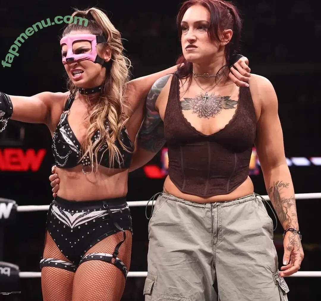 Kris Statlander nude photo #0503 (callmekrisstat)