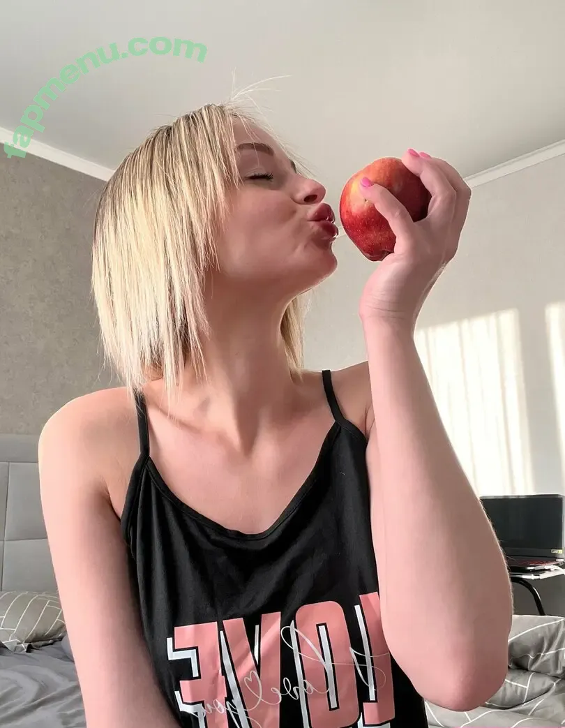 krisfoxfree nude photo #0010 (krisfoxfree)