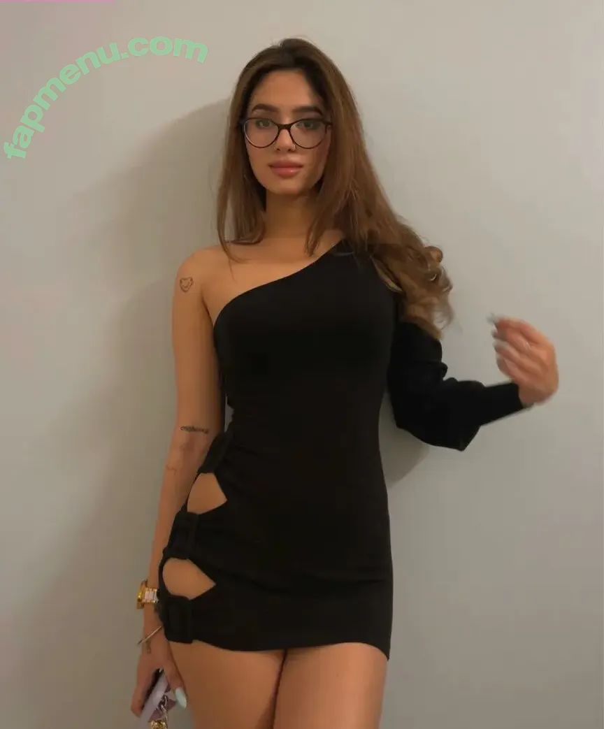 Krishangi Borah nude photo #0003 (krishangi_borah)