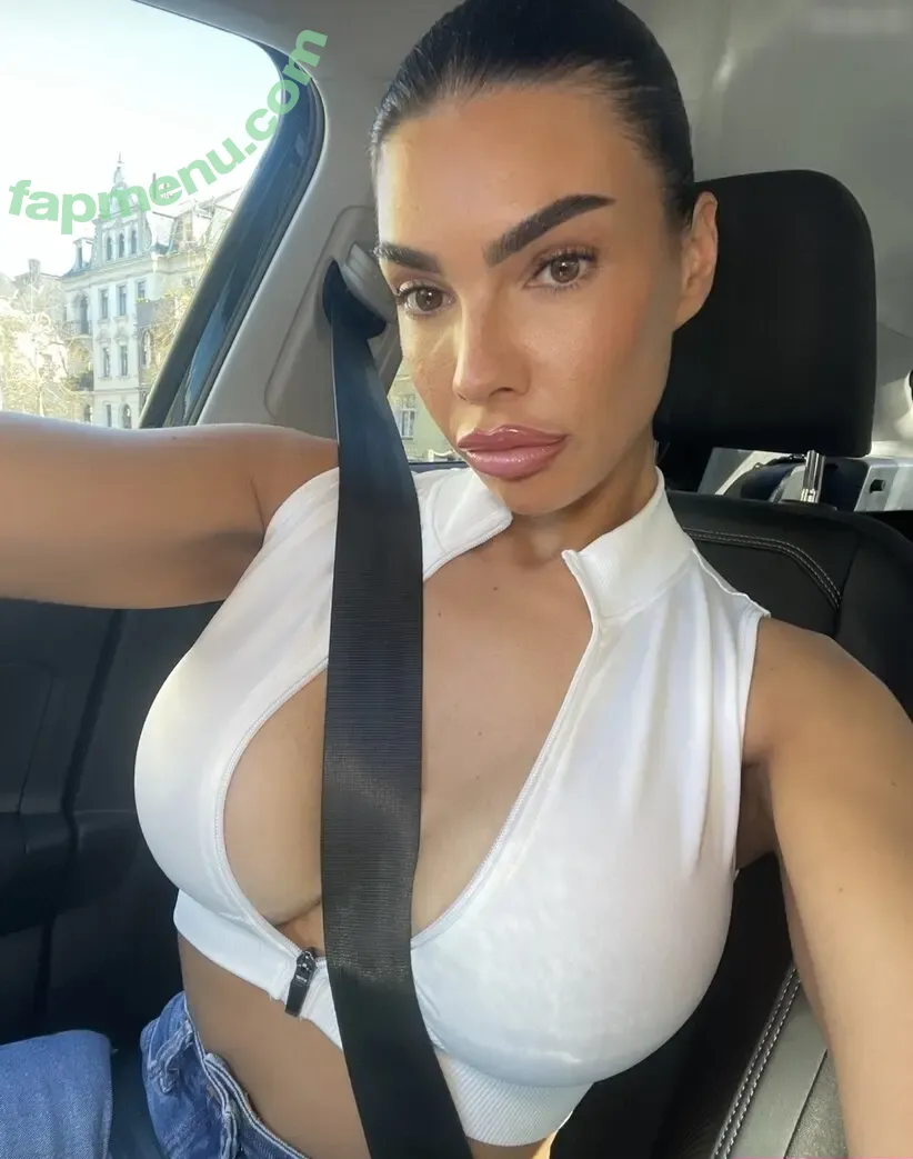 Krissiswrld nude photo #0022 (Krissiswrld)