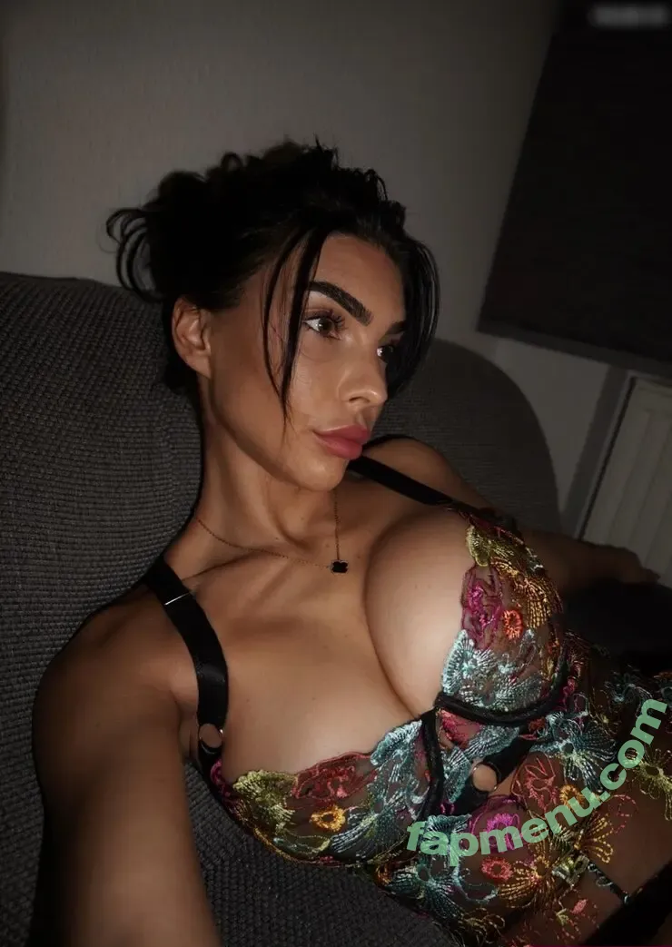 Krissiswrld nude photo #0025 (Krissiswrld)