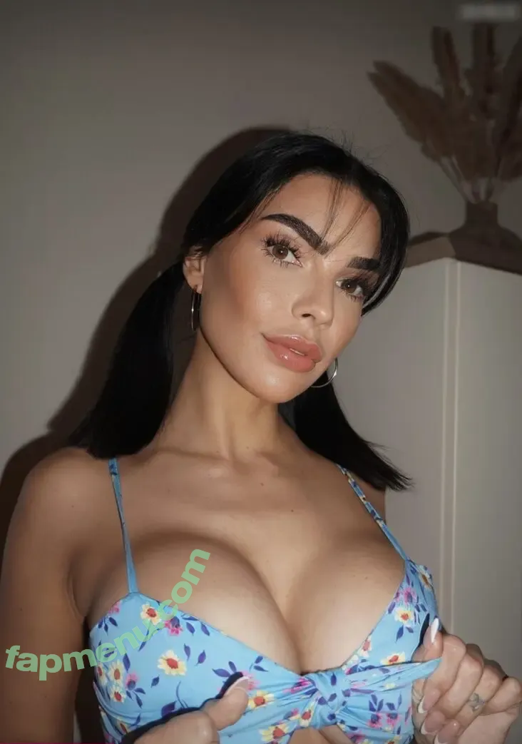 Krissiswrld nude photo #0034 (Krissiswrld)