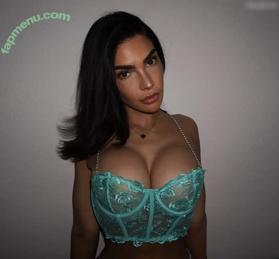 Krissiswrld nude photo #0053 (Krissiswrld)
