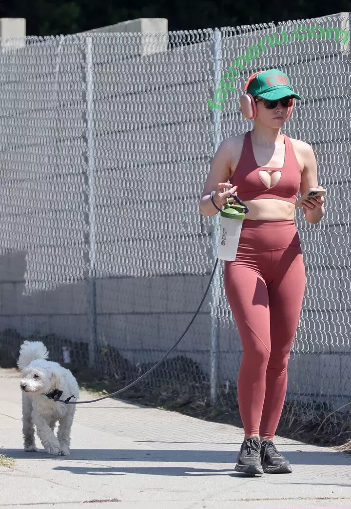 Kristen Bell nude photo #0312 (WWYTWrestling / kristenanniebell)