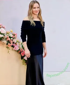 Kristen Bell / WWYTWrestling / kristenanniebell nude photo #1212