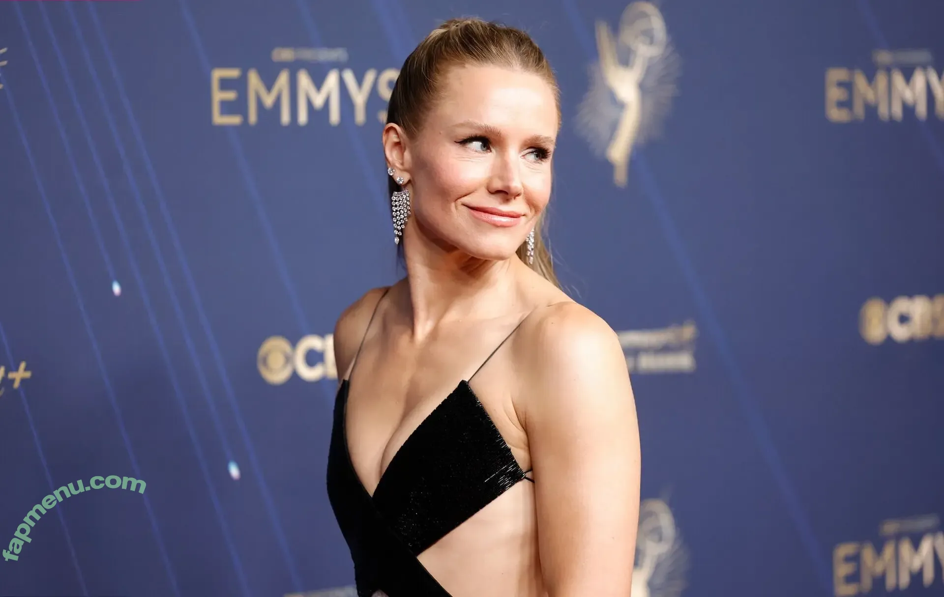 Kristen Bell nude photo #1102 (WWYTWrestling / kristenanniebell)