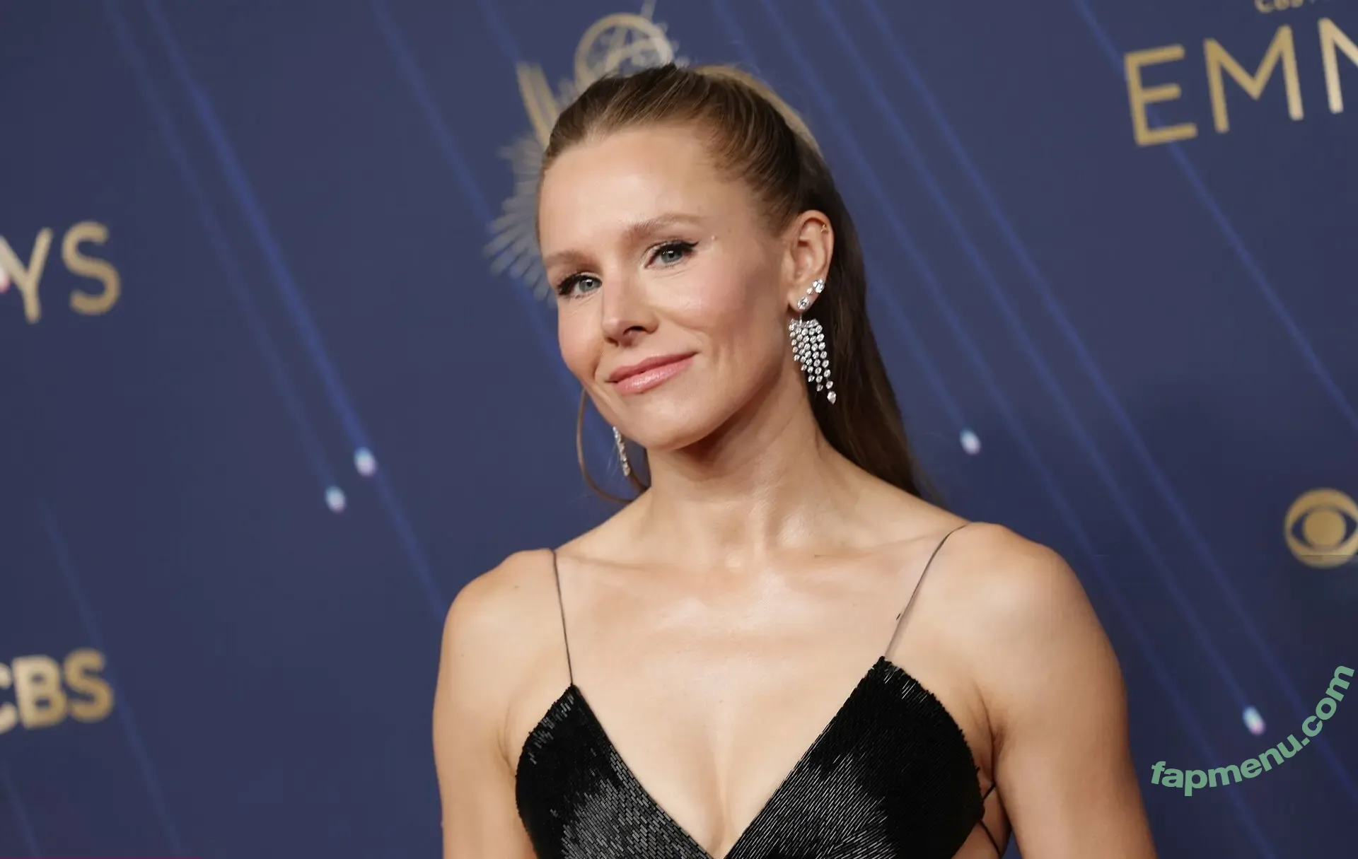 Kristen Bell nude photo #1104 (WWYTWrestling / kristenanniebell)