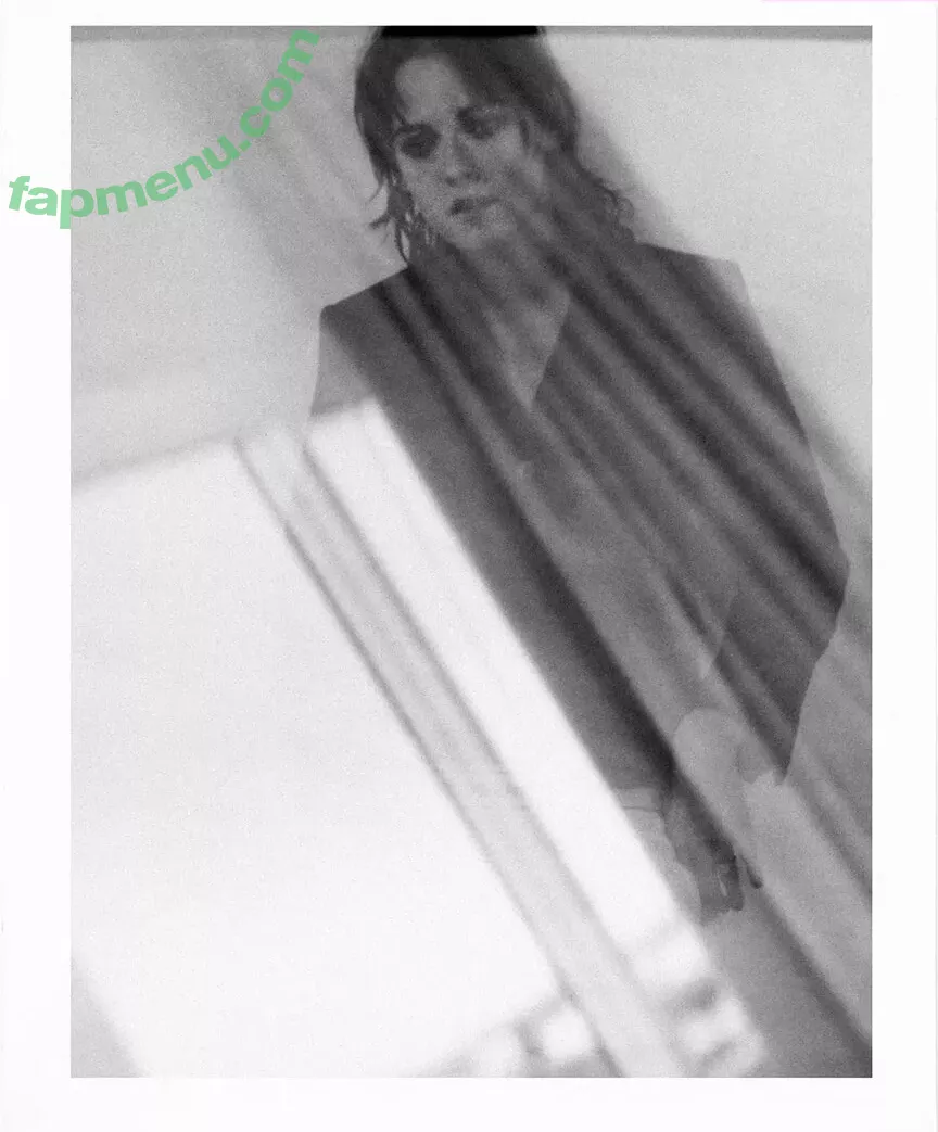 Kristen Stewart nude photo #1652 (kristenstewart / kristenstewartx)