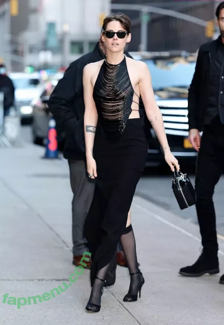 Kristen Stewart nude photo #1682 (kristenstewart / kristenstewartx)