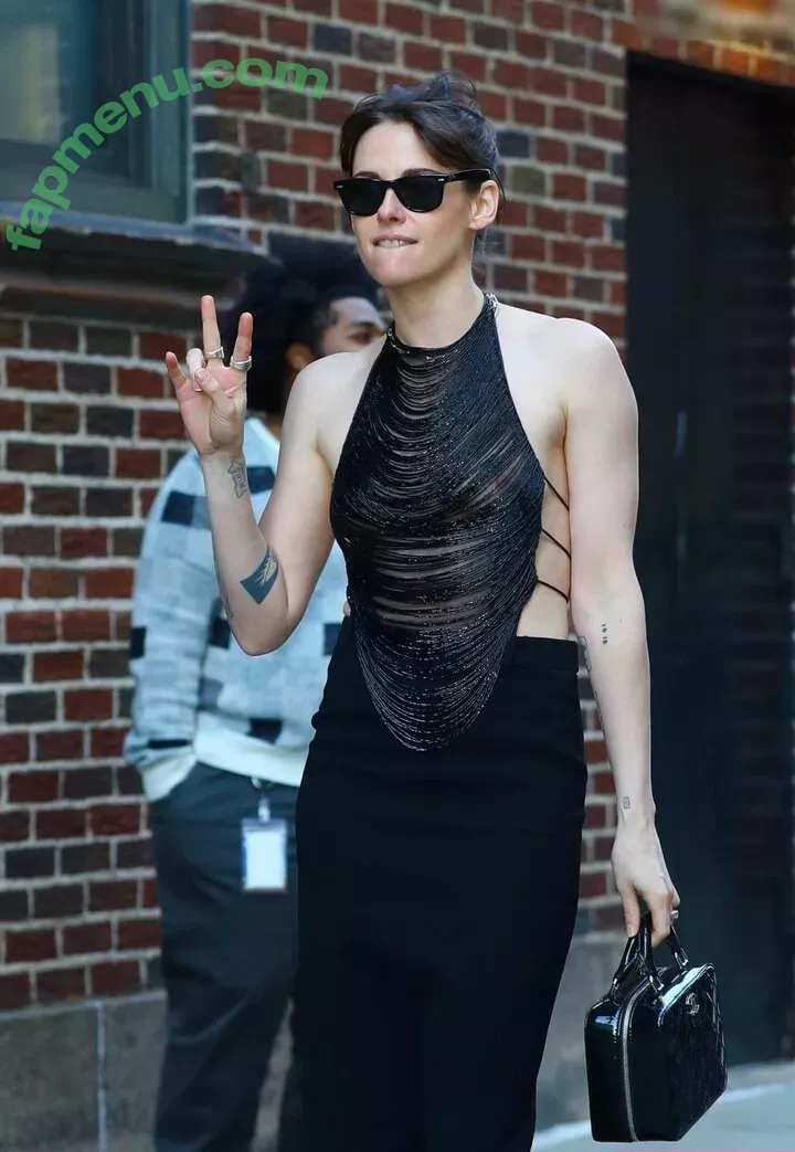 Kristen Stewart nude photo #1701 (kristenstewart / kristenstewartx)