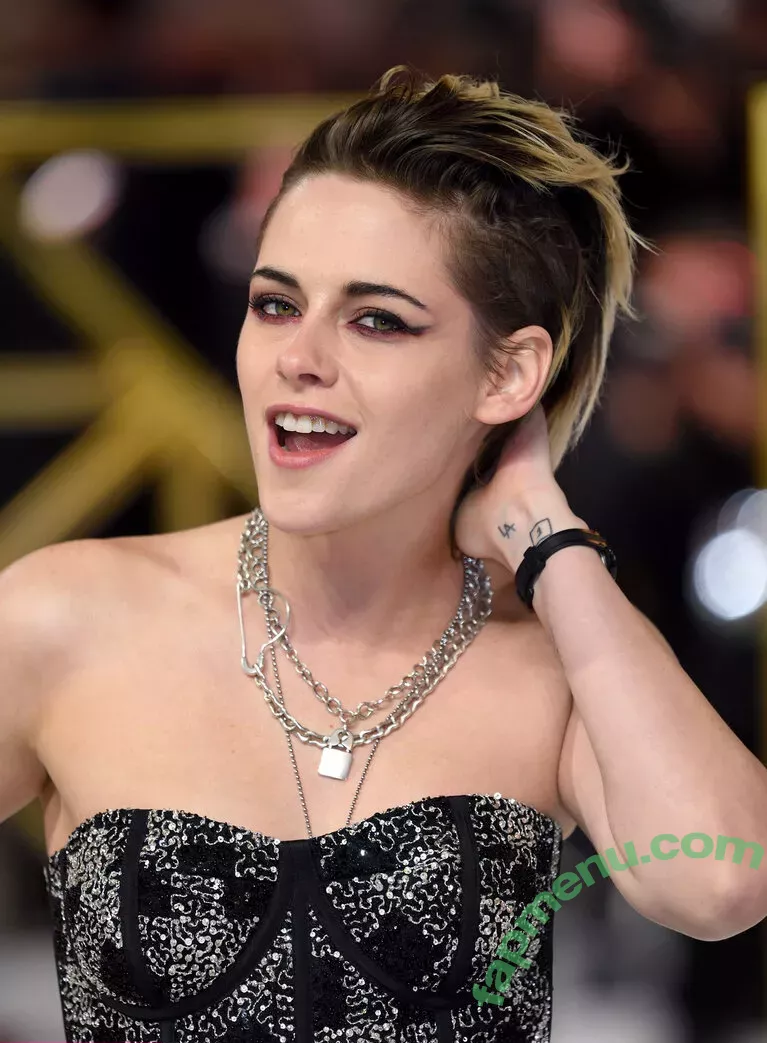 Kristen Stewart nude photo #1775 (kristenstewart / kristenstewartx)
