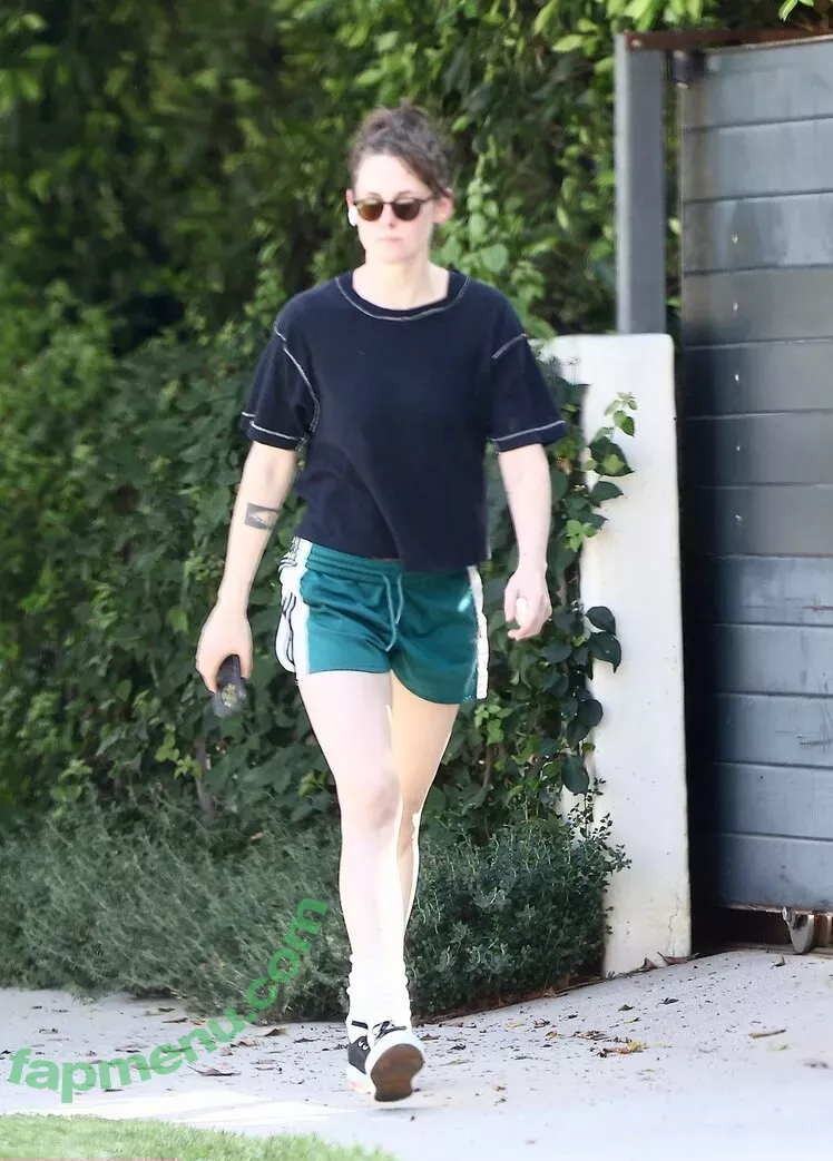 Kristen Stewart nude photo #1808 (kristenstewart / kristenstewartx)