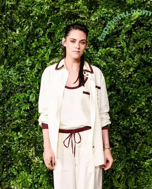 Kristen Stewart / kristenstewartx nude photo #2274