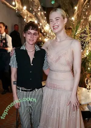 Kristen Stewart / kristenstewartx nude photo #2300