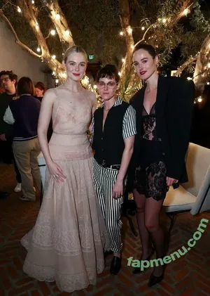 Kristen Stewart / kristenstewartsu nude photo #2301