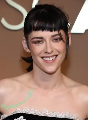 Kristen Stewart / kristenstewartx nude photo #2335