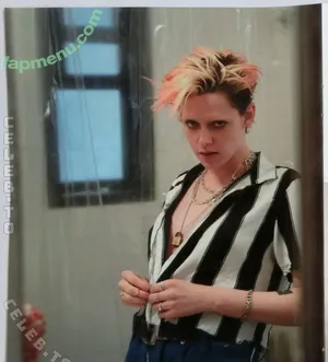 Kristen Stewart / kristenstewartx nude photo #2394