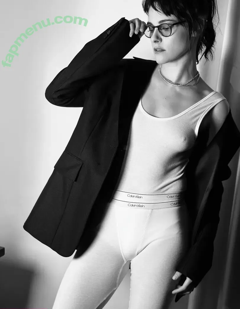 Kristen Stewart nude photo #2533 (kristenstewartsu / kristenstewartx)