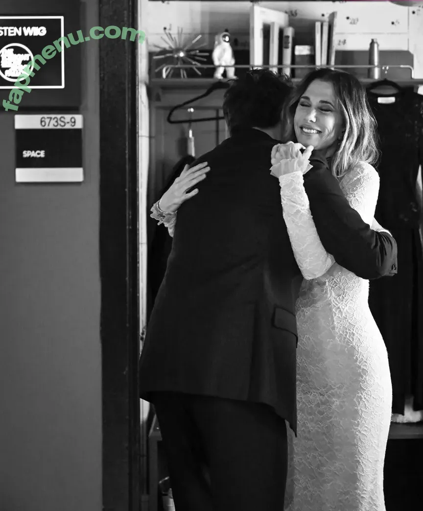 Kristen Wiig nude photo #0201 (kriztenwiig)