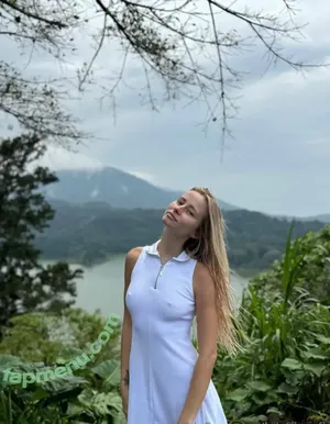 kristiina_fi / stunning blonde teen nude photo #0012