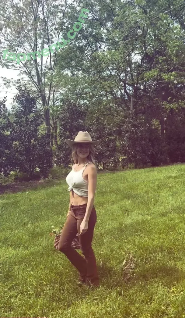 Kristin Cavallari nude photo #0670 (kristincavallari)