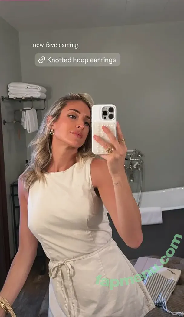 Kristin Cavallari nude photo #0833 (kristincavallari)
