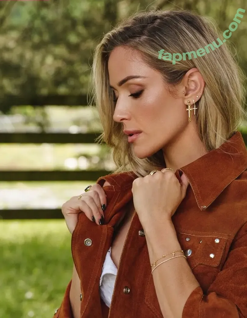 Kristin Cavallari nude photo #0899 (kristincavallari)